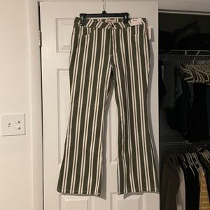 Wrangler Flair Pants